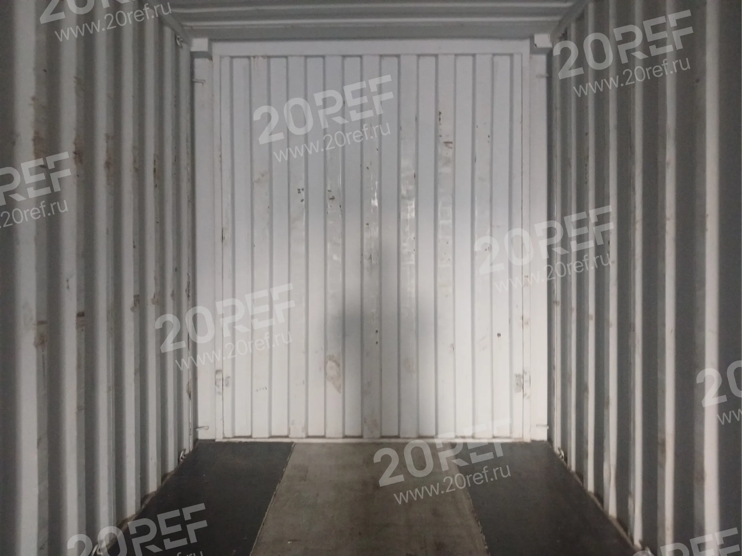 Сухогрузный морской контейнер