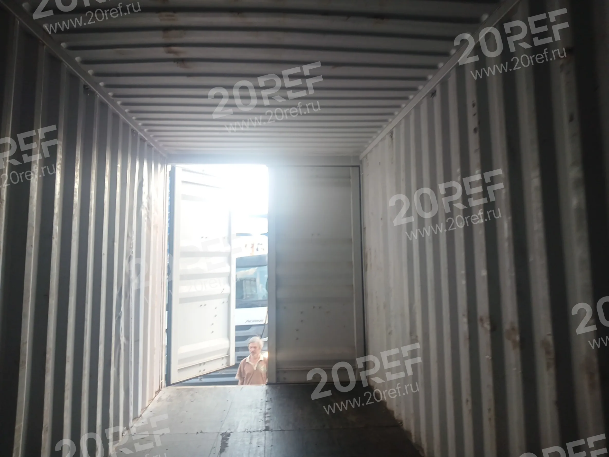 Сухогрузный морской контейнер