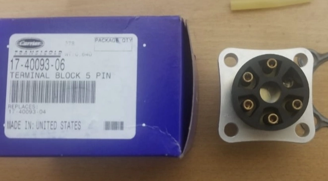 Клеменая коробка для подключения Carrier